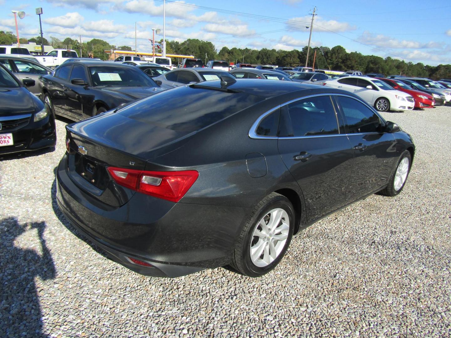 2018 Gray Chevrolet Malibu LT (1G1ZD5ST5JF) with an 1.5L L4 DOHC 16V engine, Automatic transmission, located at 15016 S Hwy 231, Midland City, AL, 36350, (334) 983-3001, 31.306210, -85.495277 - Photo#5