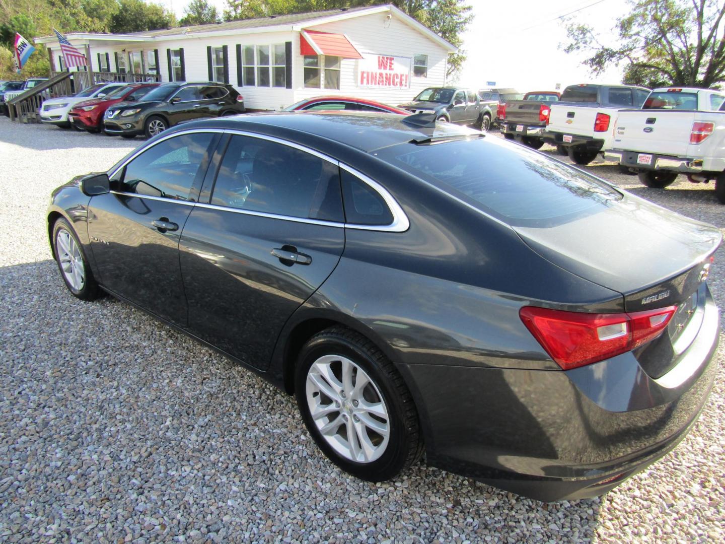 2018 Gray Chevrolet Malibu LT (1G1ZD5ST5JF) with an 1.5L L4 DOHC 16V engine, Automatic transmission, located at 15016 S Hwy 231, Midland City, AL, 36350, (334) 983-3001, 31.306210, -85.495277 - Photo#7