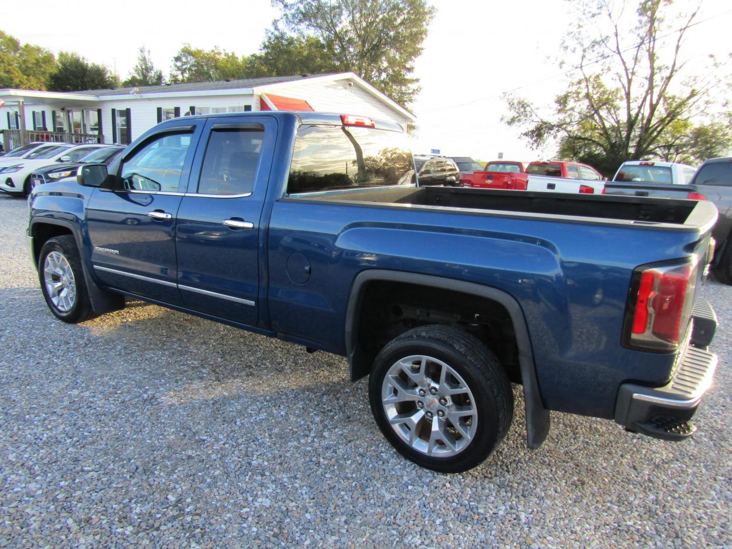 2016 Blue GMC Sierra 1500 SLT Double Cab 2WD (1GTR1NEC9GZ) with an 5.3L V8 OHV 16V engine, Automatic transmission, located at 15016 S Hwy 231, Midland City, AL, 36350, (334) 983-3001, 31.306210, -85.495277 - Photo#5