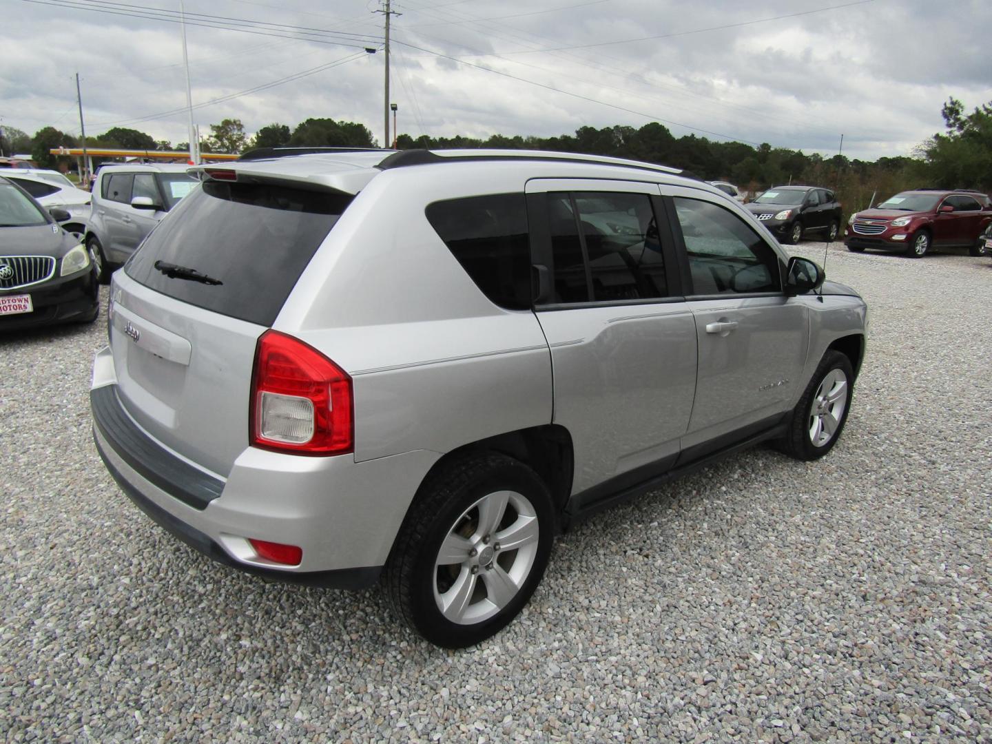 2011 Silver Jeep Compass Sport FWD (1J4NT1FA1BD) with an 2.0L L4 DOHC 16V engine, Automatic transmission, located at 15016 S Hwy 231, Midland City, AL, 36350, (334) 983-3001, 31.306210, -85.495277 - Photo#7