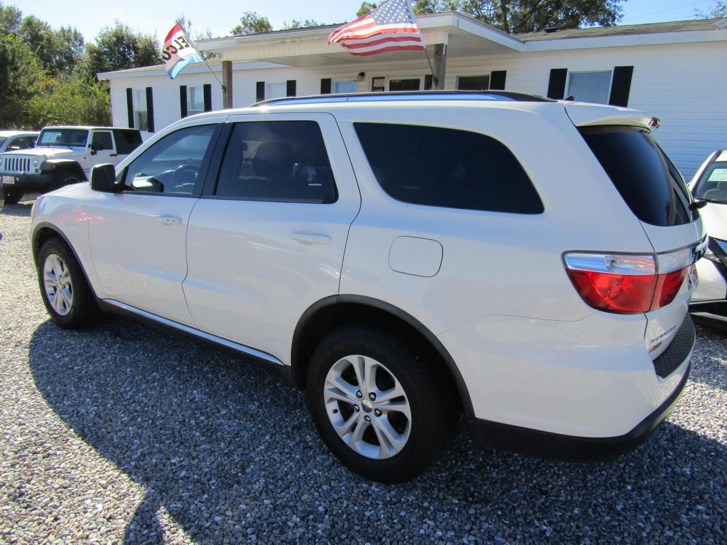 2011 White Dodge Durango Crew 2WD (1D4RD4GG9BC) with an 3.6L V6 DOHC 24V engine, Automatic transmission, located at 15016 S Hwy 231, Midland City, AL, 36350, (334) 983-3001, 31.306210, -85.495277 - Photo#7