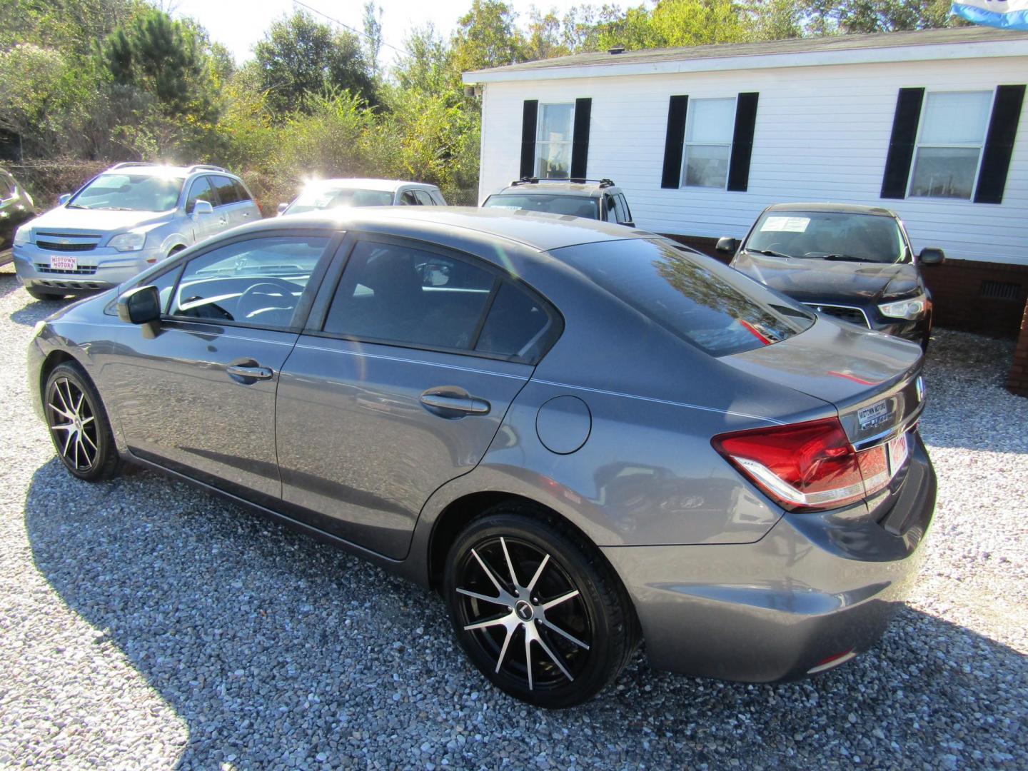 2015 Gray Honda Civic LX Sedan CVT (19XFB2F59FE) with an 1.8L L4 SOHC 16V engine, Automatic transmission, located at 15016 S Hwy 231, Midland City, AL, 36350, (334) 983-3001, 31.306210, -85.495277 - Photo#6