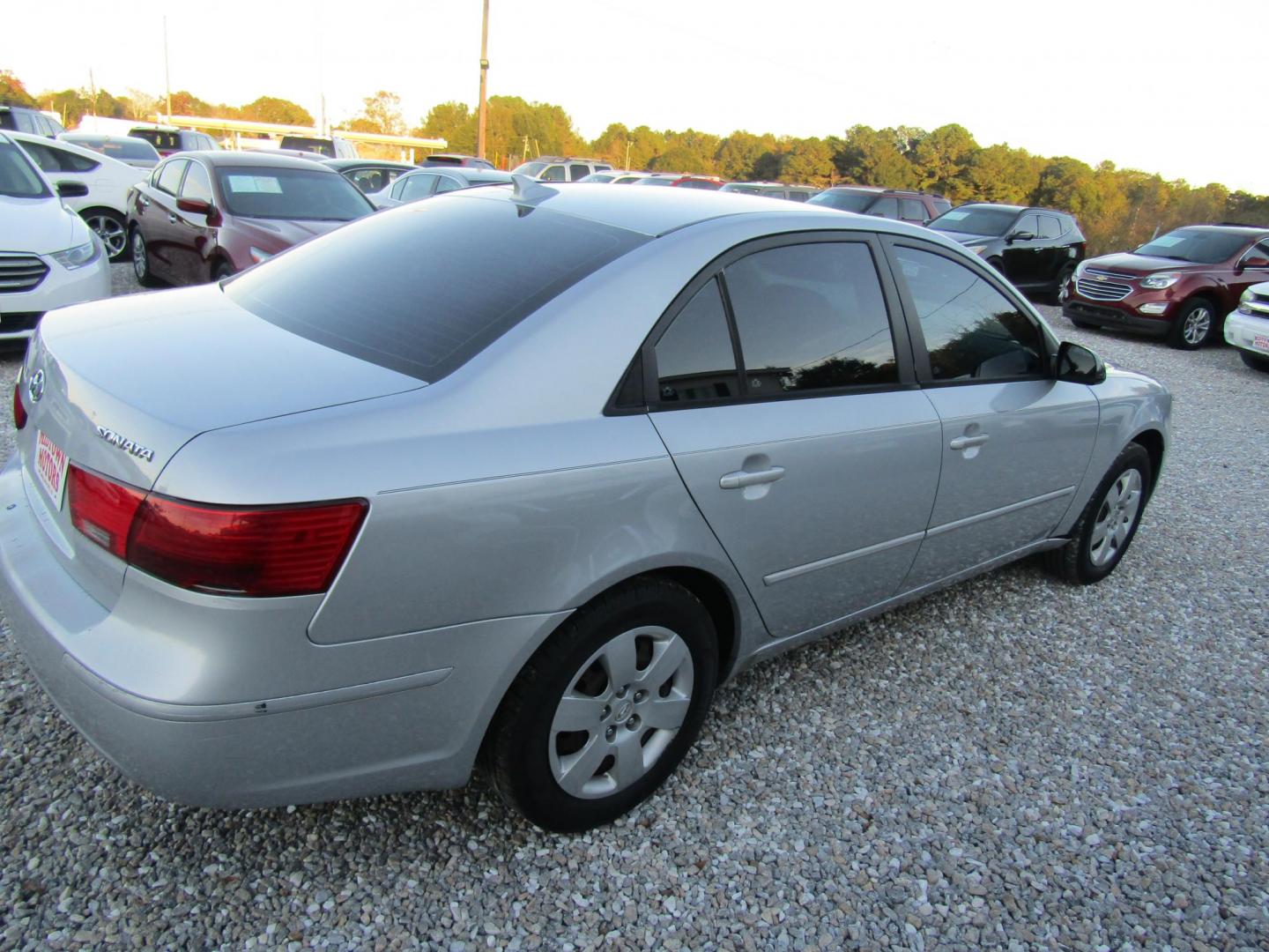 2010 Silver Hyundai Sonata GLS (5NPET4AC6AH) with an 2.4L L4 DOHC 16V engine, Automatic transmission, located at 15016 S Hwy 231, Midland City, AL, 36350, (334) 983-3001, 31.306210, -85.495277 - Photo#7