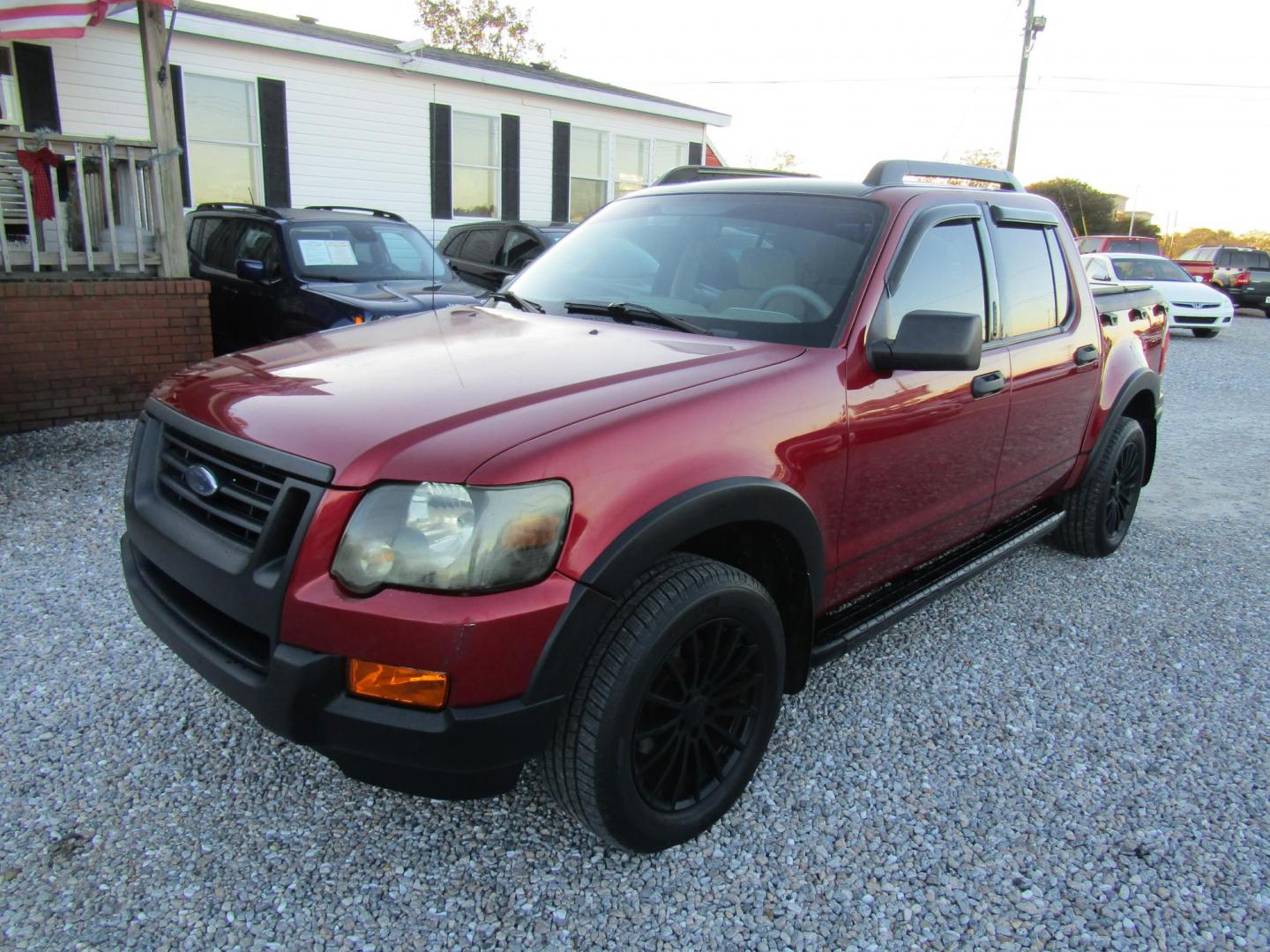 2008 Red Ford Explorer Sport Trac XLT 4.0L 2WD (1FMEU31E38U) with an 4.0L V6 SOHC 12V engine, Automatic transmission, located at 15016 S Hwy 231, Midland City, AL, 36350, (334) 983-3001, 31.306210, -85.495277 - Photo#3