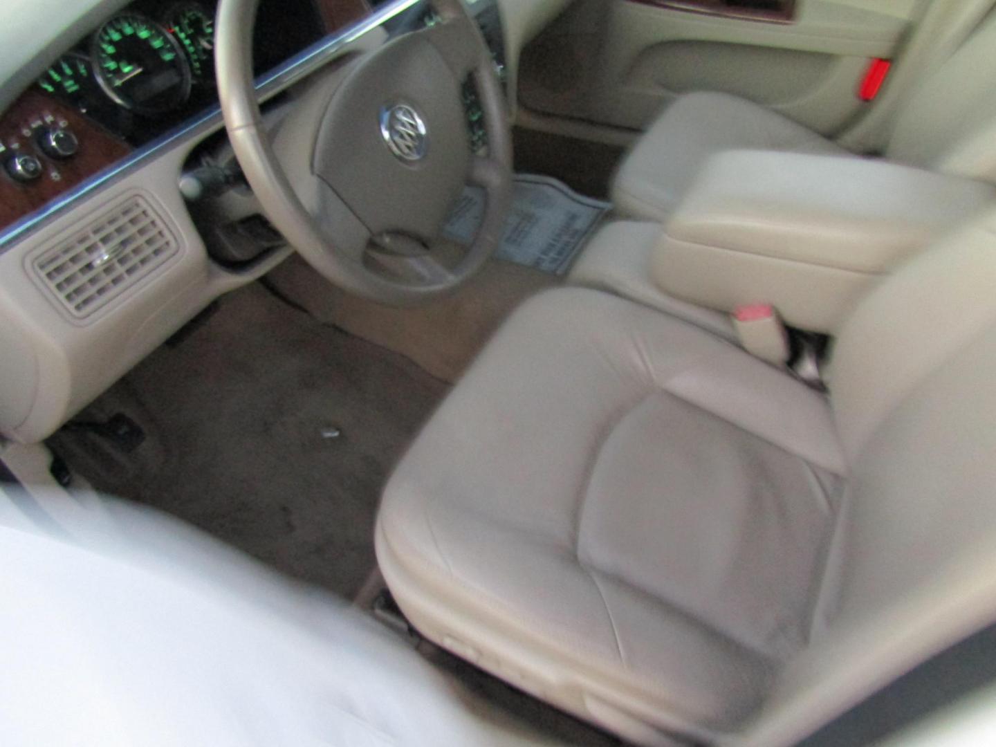 2006 White Buick LaCrosse CXL (2G4WD582661) with an 3.8L V6 OHV 12V engine, Automatic transmission, located at 15016 S Hwy 231, Midland City, AL, 36350, (334) 983-3001, 31.306210, -85.495277 - Photo#3