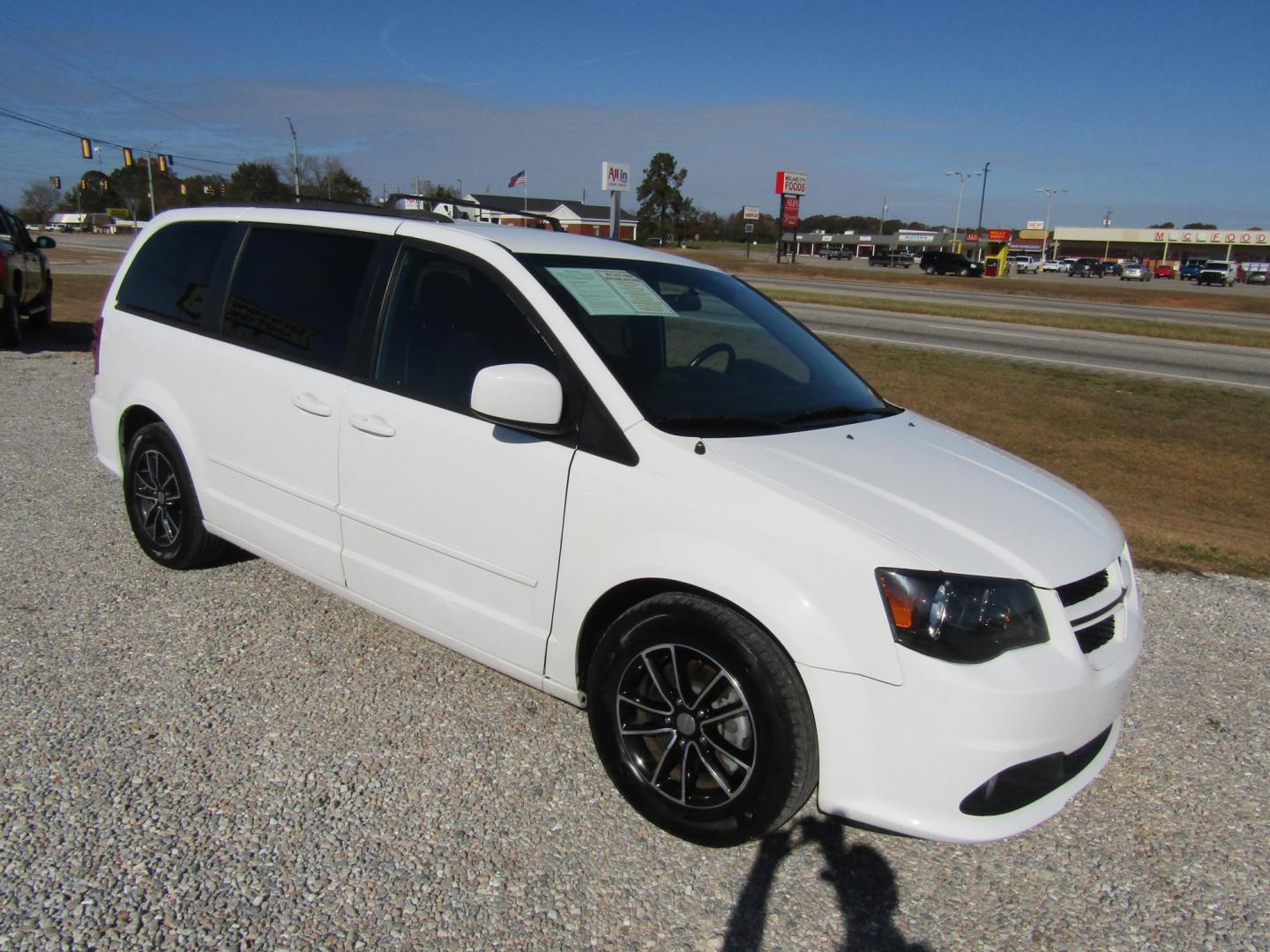 2016 White Dodge Grand Caravan R/T (2C4RDGEG3GR) with an 3.6L V6 DOHC 24V engine, Automatic transmission, located at 15016 S Hwy 231, Midland City, AL, 36350, (334) 983-3001, 31.306210, -85.495277 - Photo#0