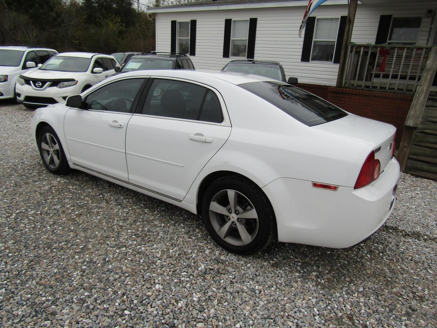 2011 White Chevrolet Malibu 1LT (1G1ZC5EU8BF) with an 2.4L L4 DOHC 16V FFV engine, Automatic transmission, located at 15016 S Hwy 231, Midland City, AL, 36350, (334) 983-3001, 31.306210, -85.495277 - Photo#5