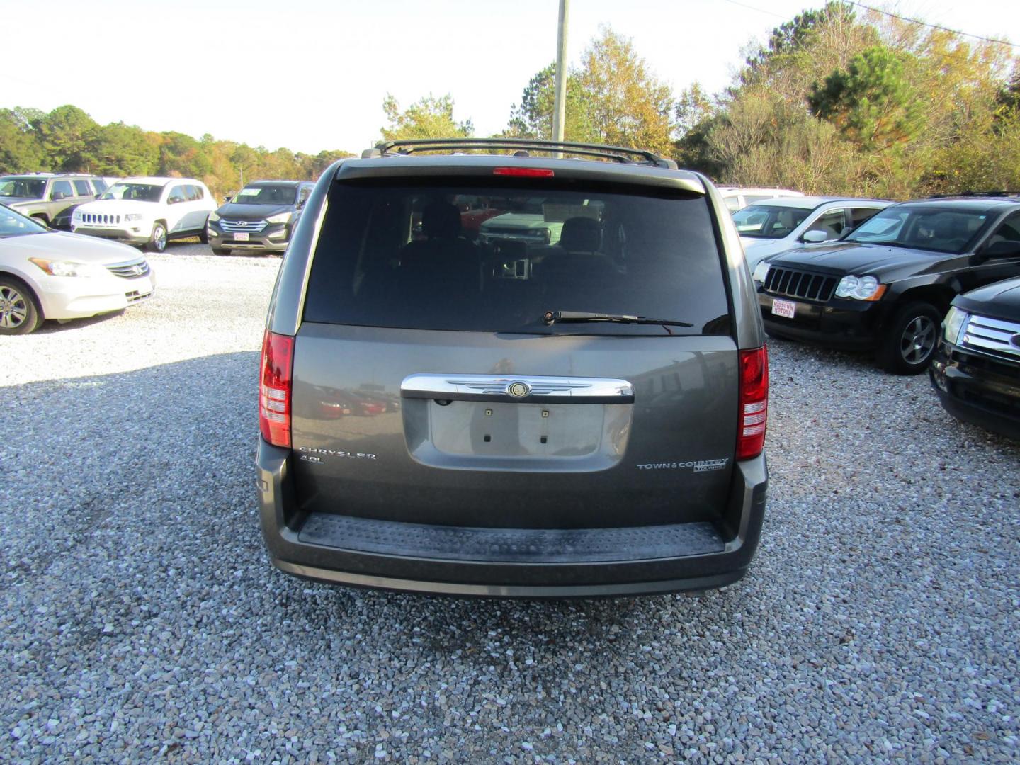 2010 Gray Chrysler Town & Country Touring (2A4RR5DX4AR) with an 4.0L V6 SOHC 24V engine, Automatic transmission, located at 15016 S Hwy 231, Midland City, AL, 36350, (334) 983-3001, 31.306210, -85.495277 - Photo#6