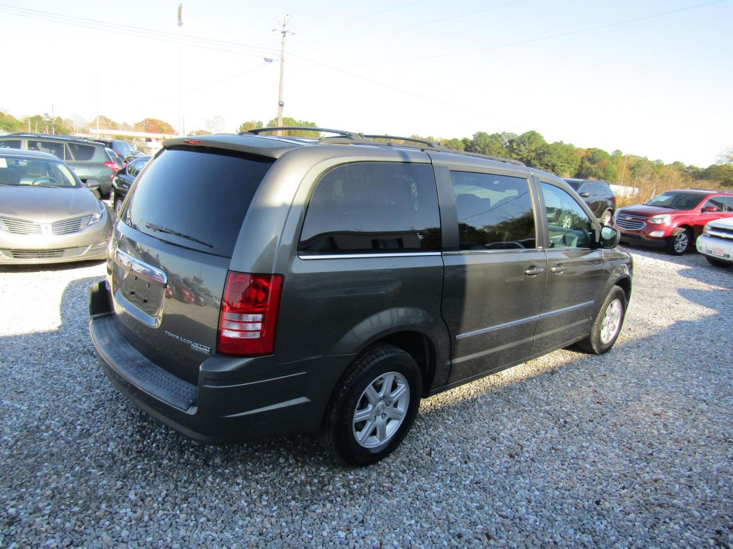 2010 Gray Chrysler Town & Country Touring (2A4RR5DX4AR) with an 4.0L V6 SOHC 24V engine, Automatic transmission, located at 15016 S Hwy 231, Midland City, AL, 36350, (334) 983-3001, 31.306210, -85.495277 - Photo#7