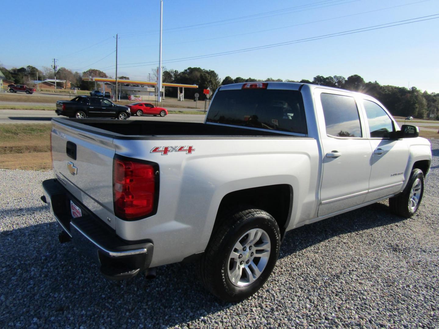 2015 Silver /Gray Chevrolet Silverado 1500 LT Crew Cab 4WD (3GCUKREC5FG) with an 5.3L V8 OHV 16V engine, Automatic transmission, located at 15016 S Hwy 231, Midland City, AL, 36350, (334) 983-3001, 31.306210, -85.495277 - Photo#7