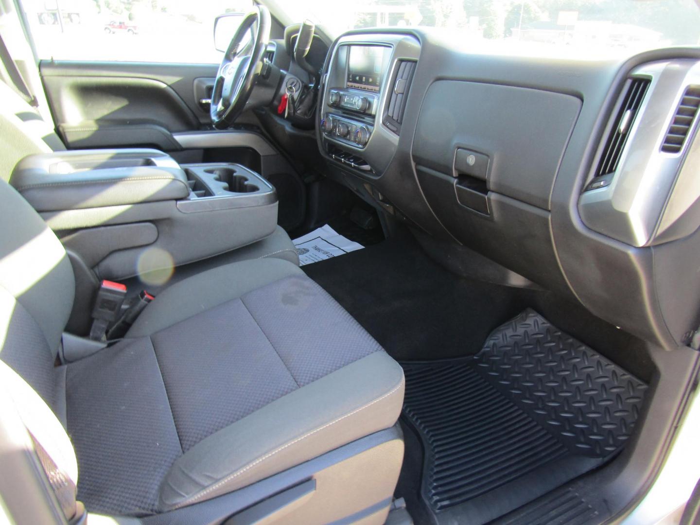 2015 Silver /Gray Chevrolet Silverado 1500 LT Crew Cab 4WD (3GCUKREC5FG) with an 5.3L V8 OHV 16V engine, Automatic transmission, located at 15016 S Hwy 231, Midland City, AL, 36350, (334) 983-3001, 31.306210, -85.495277 - Photo#9