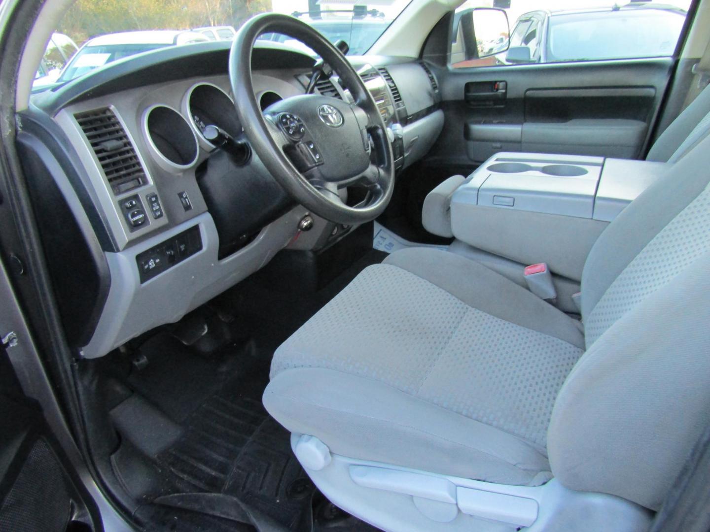 2013 Gray Toyota Tundra Tundra-Grade 5.7L FFV Double Cab 4WD (5TFUW5F16DX) with an 5.7L V8 DOHC 32V FFV engine, Automatic transmission, located at 15016 S Hwy 231, Midland City, AL, 36350, (334) 983-3001, 31.306210, -85.495277 - Photo#3