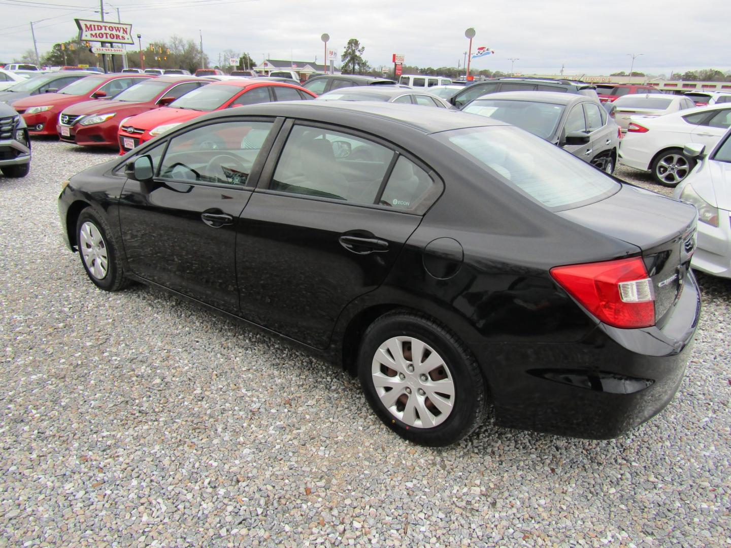 2012 Honda Civic LX Sedan 5-Speed AT (2HGFB2F55CH) with an 1.8L L4 SOHC 16V engine, Automatic transmission, located at 15016 S Hwy 231, Midland City, AL, 36350, (334) 983-3001, 31.306210, -85.495277 - Photo#6