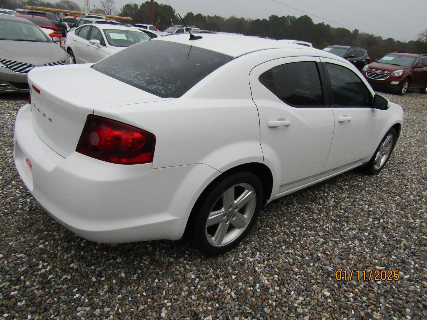 2012 White Dodge Avenger SXT (1C3CDZCB3CN) with an 2.4L L4 DOHC 16V engine, Automatic transmission, located at 15016 S Hwy 231, Midland City, AL, 36350, (334) 983-3001, 31.306210, -85.495277 - Photo#9