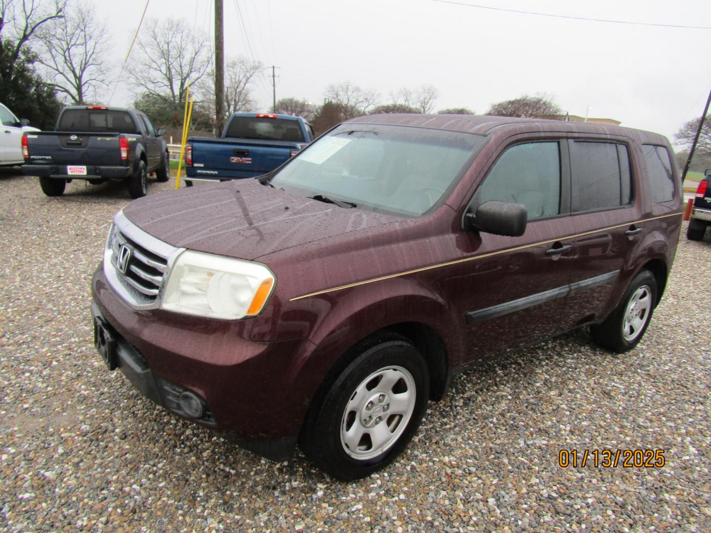 2013 Burgandy Honda Pilot LX 2WD 5-Spd AT (5FNYF3H23DB) with an 3.5L V6 SOHC 24V engine, Automatic transmission, located at 15016 S Hwy 231, Midland City, AL, 36350, (334) 983-3001, 31.306210, -85.495277 - Photo#1