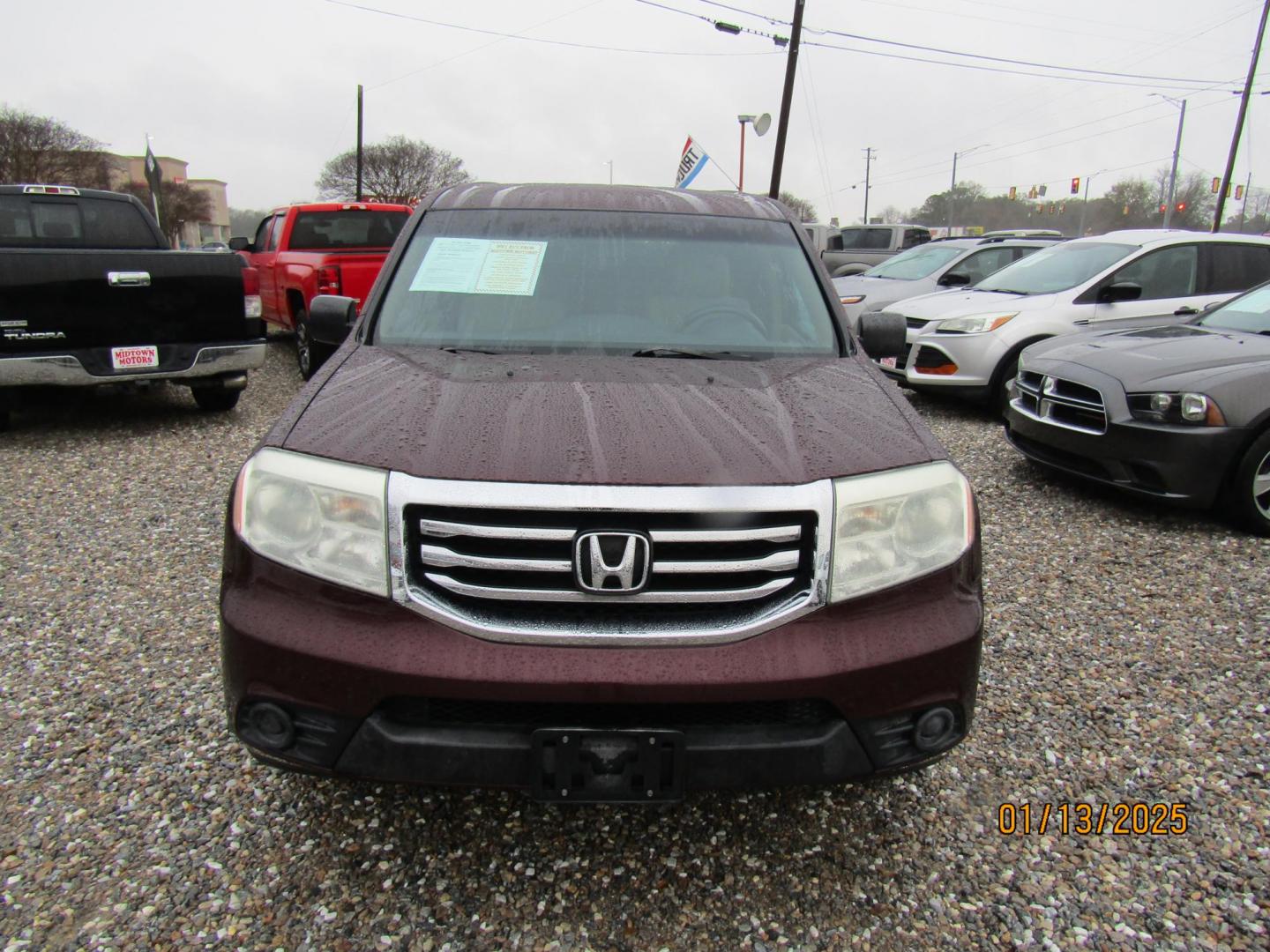 2013 Burgandy Honda Pilot LX 2WD 5-Spd AT (5FNYF3H23DB) with an 3.5L V6 SOHC 24V engine, Automatic transmission, located at 15016 S Hwy 231, Midland City, AL, 36350, (334) 983-3001, 31.306210, -85.495277 - Photo#3