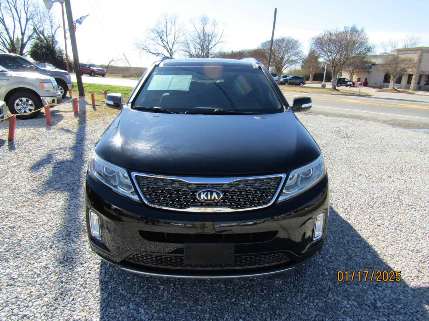 2014 Black Kia Sorento SX V6 FWD (5XYKW4A74EG) with an 3.3L V6 DOHC 24V engine, Automatic transmission, located at 15016 S Hwy 231, Midland City, AL, 36350, (334) 983-3001, 31.306210, -85.495277 - Photo#1