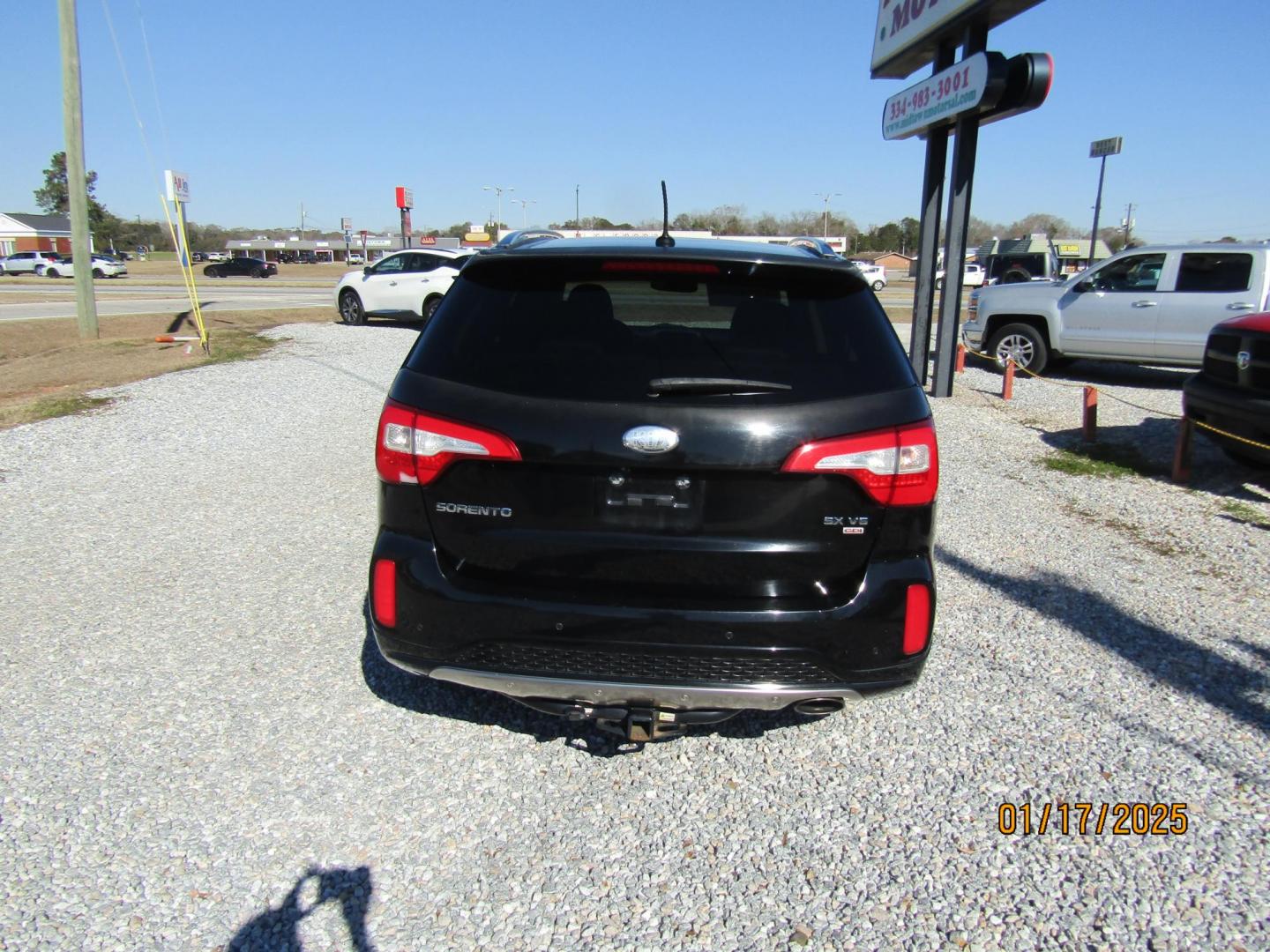 2014 Black Kia Sorento SX V6 FWD (5XYKW4A74EG) with an 3.3L V6 DOHC 24V engine, Automatic transmission, located at 15016 S Hwy 231, Midland City, AL, 36350, (334) 983-3001, 31.306210, -85.495277 - Photo#6