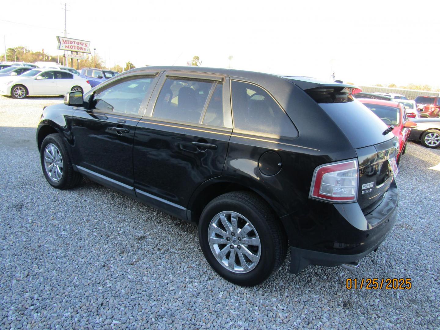 2010 Black Ford Edge SEL FWD (2FMDK3JC9AB) with an 3.5L V6 DOHC 24V engine, Automatic transmission, located at 15016 S Hwy 231, Midland City, AL, 36350, (334) 983-3001, 31.306210, -85.495277 - Photo#5