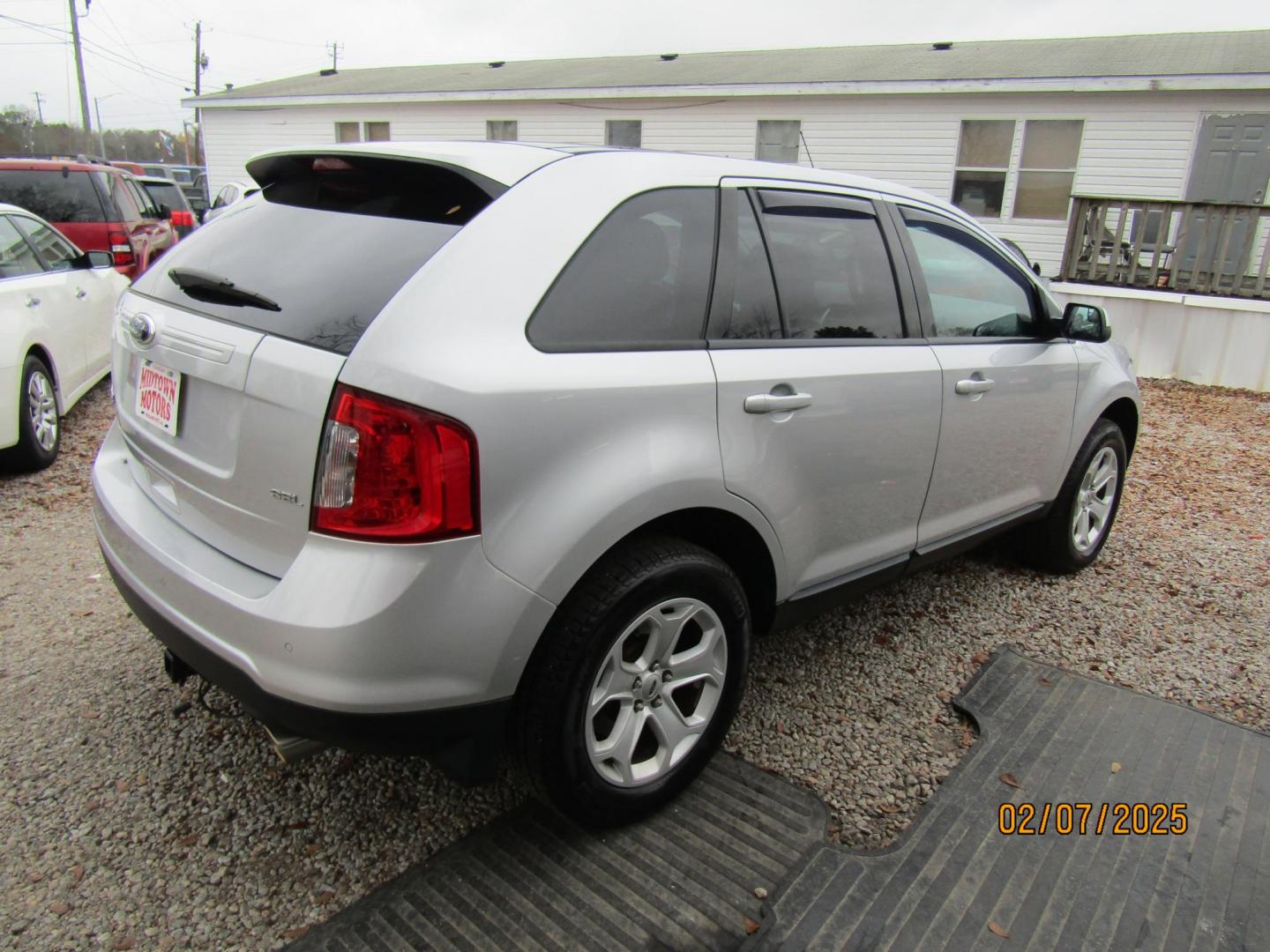 2013 Silver Ford Edge SEL FWD (2FMDK3JC5DB) with an 3.5L V6 DOHC 24V engine, Automatic transmission, located at 15016 S Hwy 231, Midland City, AL, 36350, (334) 983-3001, 31.306210, -85.495277 - Photo#7