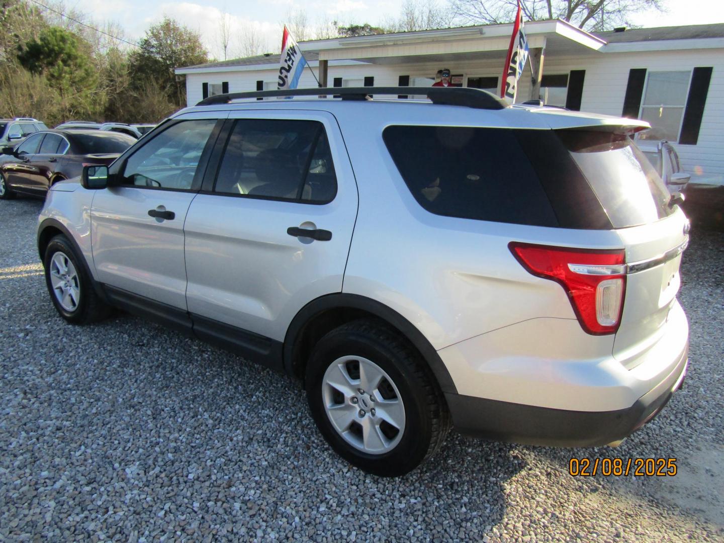 2012 Silver Ford Explorer Base FWD (1FMHK7B83CG) with an 3.5L V6 DOHC 24V engine, Automatic transmission, located at 15016 S Hwy 231, Midland City, AL, 36350, (334) 983-3001, 31.306210, -85.495277 - Photo#5