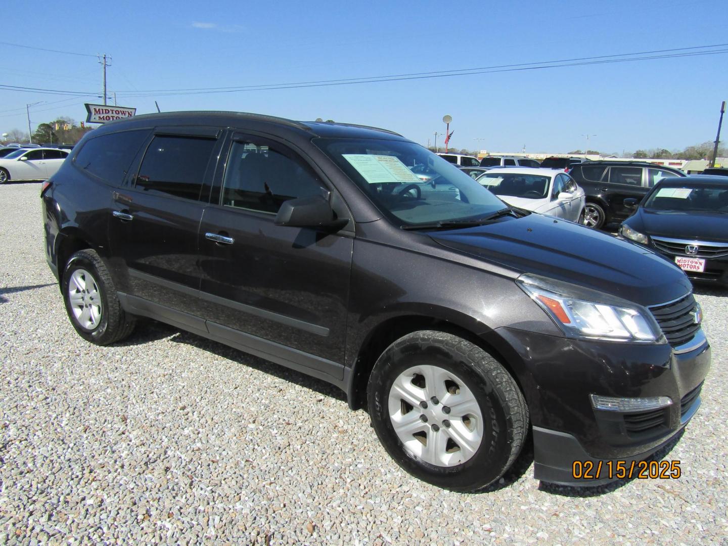 2017 Gray Chevrolet Traverse LS FWD w/PDC (1GNKRFED0HJ) with an 3.6L V6 DOHC 24V engine, Automatic transmission, located at 15016 S Hwy 231, Midland City, AL, 36350, (334) 983-3001, 31.306210, -85.495277 - Photo#0