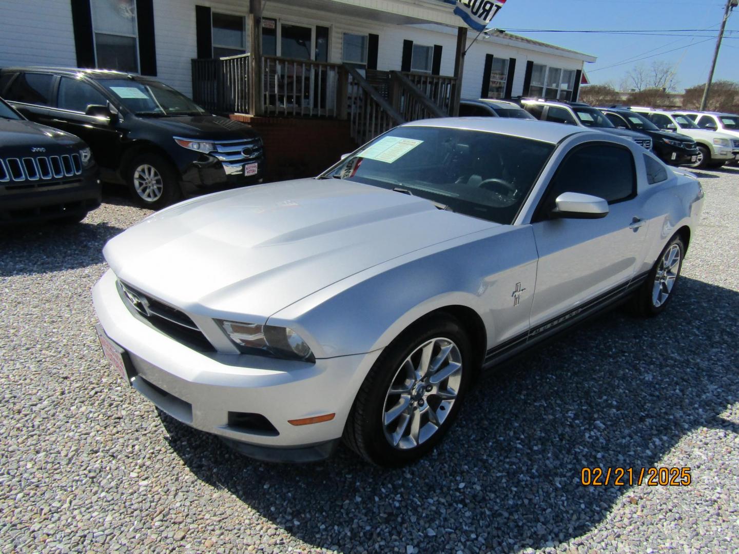 2011 Silver Ford Mustang V6 Coupe (1ZVBP8AM6B5) with an 3.7L V6 DOHC 24V engine, Automatic transmission, located at 15016 S Hwy 231, Midland City, AL, 36350, (334) 983-3001, 31.306210, -85.495277 - Photo#2