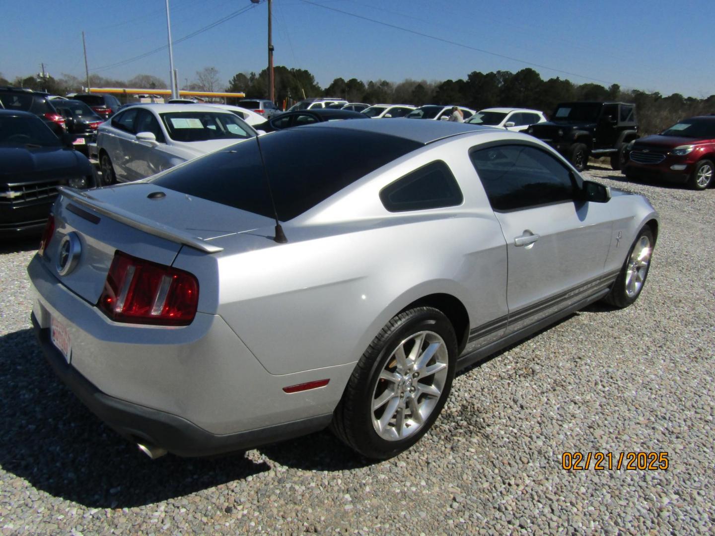 2011 Silver Ford Mustang V6 Coupe (1ZVBP8AM6B5) with an 3.7L V6 DOHC 24V engine, Automatic transmission, located at 15016 S Hwy 231, Midland City, AL, 36350, (334) 983-3001, 31.306210, -85.495277 - Photo#4