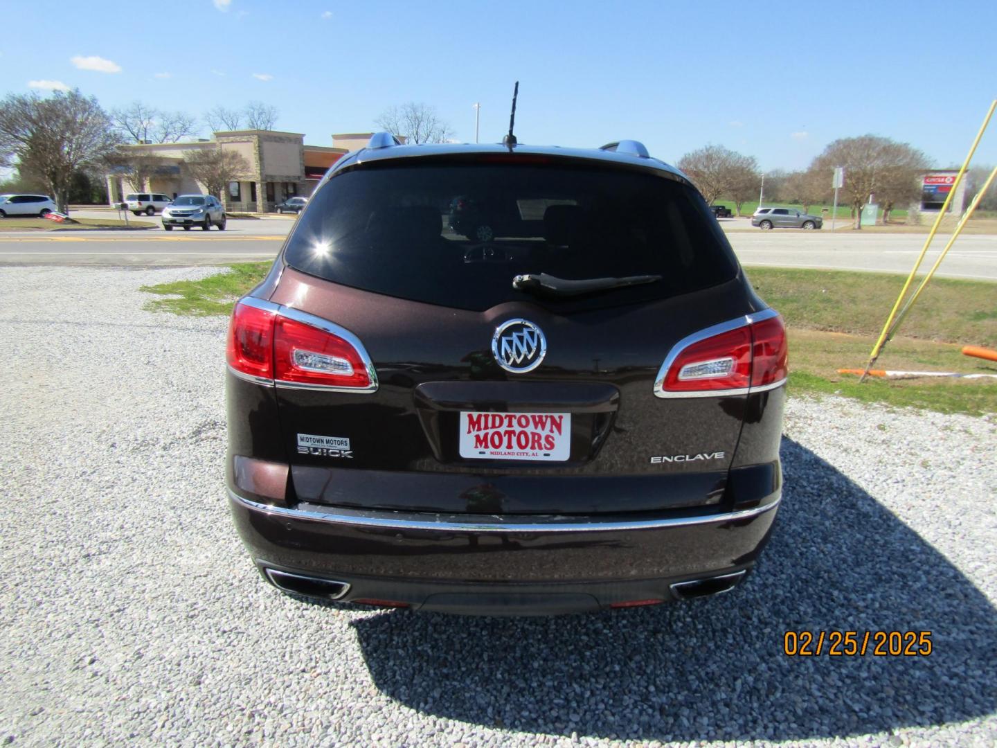 2015 Brown Buick Enclave Leather FWD (5GAKRBKD3FJ) with an 3.6L V6 DOHC 24V engine, Automatic transmission, located at 15016 S Hwy 231, Midland City, AL, 36350, (334) 983-3001, 31.306210, -85.495277 - Photo#5